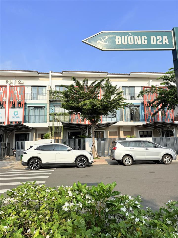 Bán gấp căn liên kế 3 tầng view công viên sẵn hợp đồng thuê nhà