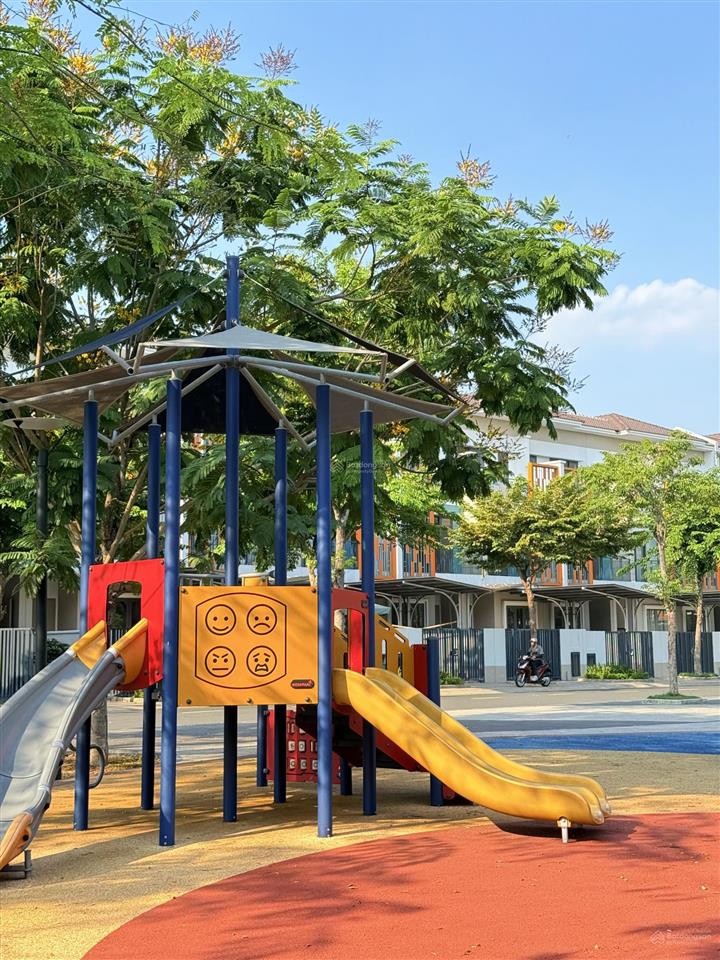 Bán gấp căn liên kế 3 tầng view công viên sẵn hợp đồng thuê nhà