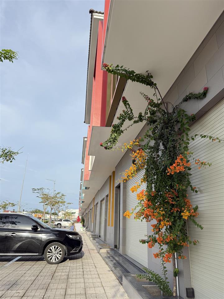 Shopvilla 7*24 cần tìm chủ mới, view trung tâm thương mại