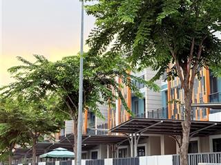 Chủ thu về nhà 3 tầng hướng tây view công viên giá tốt