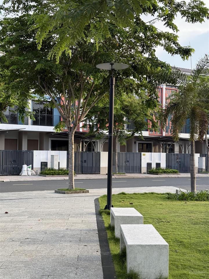 View giữa công viên mặt tiền đẹp 3 tỷ 550 triệu