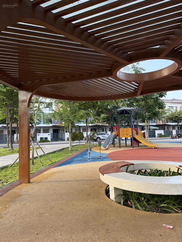 View giữa công viên mặt tiền đẹp 3 tỷ 550 triệu
