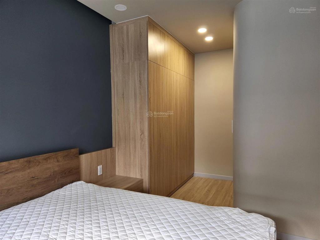Liên kế 3 tầng view công viên nội thất đẹp có sẵn hợp đồng thuê nhà mới kí