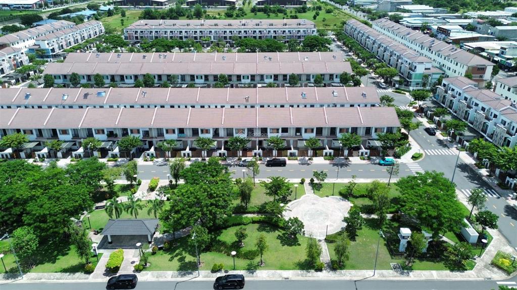 2 tầng view công viên hoàn thiện cơ bản