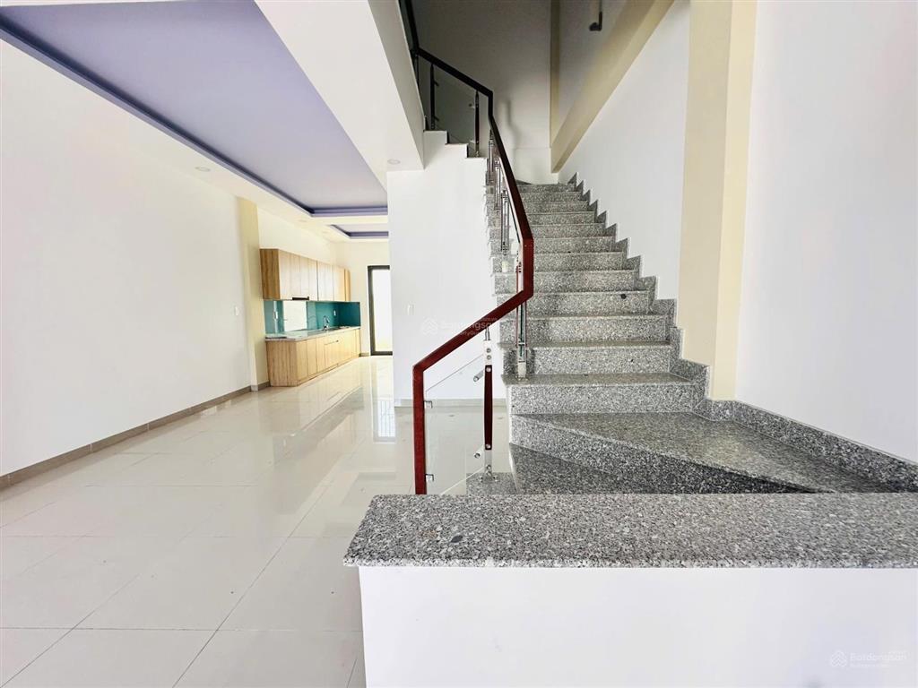 2 tầng view công viên hoàn thiện cơ bản