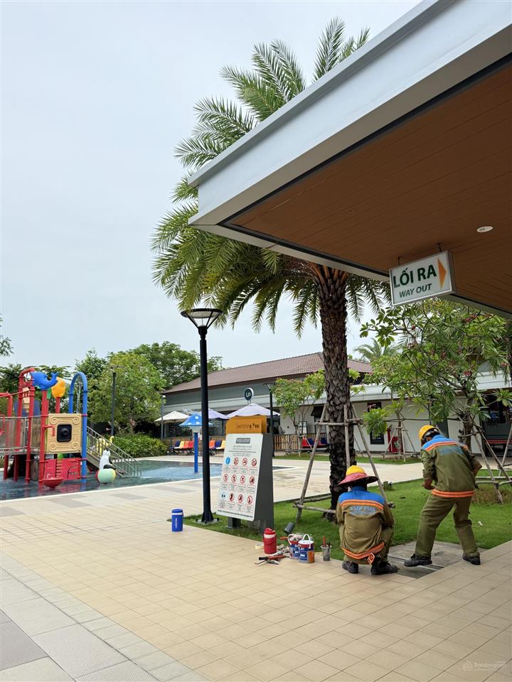 Biệt thự song lập bán cắt lỗ căn hiếm có