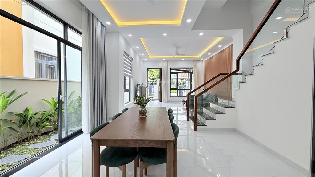 Biệt thự song lập bán cắt lỗ căn hiếm có