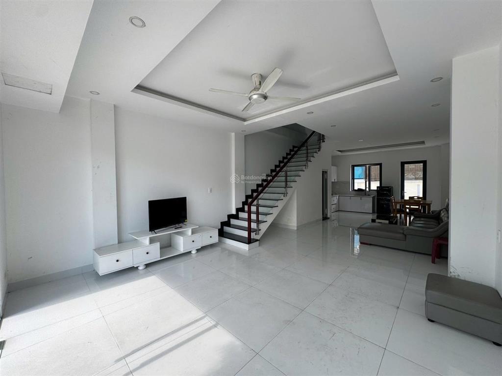 Shophouse đại lộ dân chủ vsip ii sẵn hợp đồng thuê nhà có dòng tiền ngay