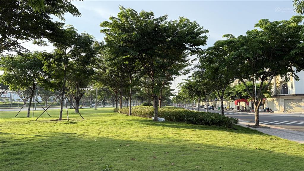 Shophouse đại lộ dân chủ vsip ii sẵn hợp đồng thuê nhà có dòng tiền ngay