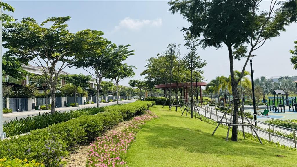 Biệt thự 250m2 giá 6tỷ6 full thuế phí