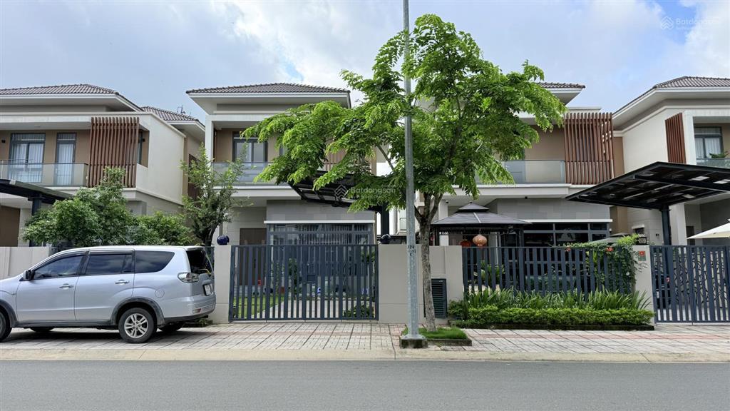 Biệt thự 250m2 giá 6tỷ6 full thuế phí