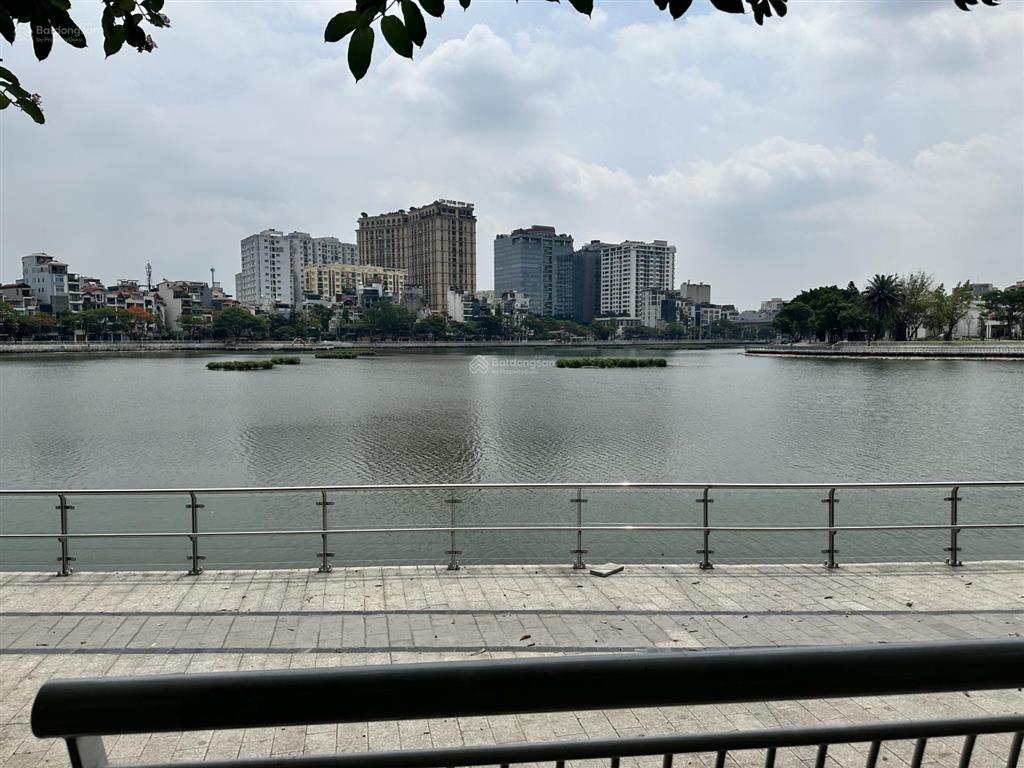 Chính chủ bán nhà mặt phố  mặt hồ hoàng cầu