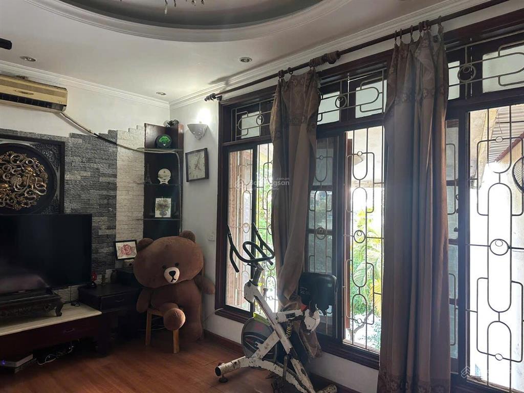 Chính chủ bán nhà mặt phố  mặt hồ hoàng cầu
