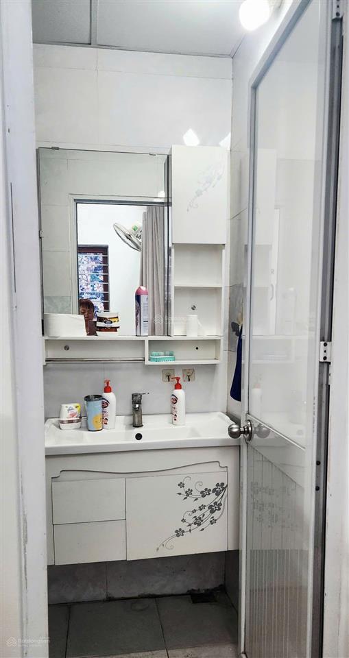 Chính chủ cho thuê phòng ở 1n+n, có ban công rộng, khép kín