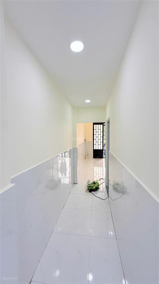 Nhà đẹp chính chủ bán gấp 56m2, giá 635tr ngay khúc ngã ba mỹ hạnh, sổ riêng công chứng
