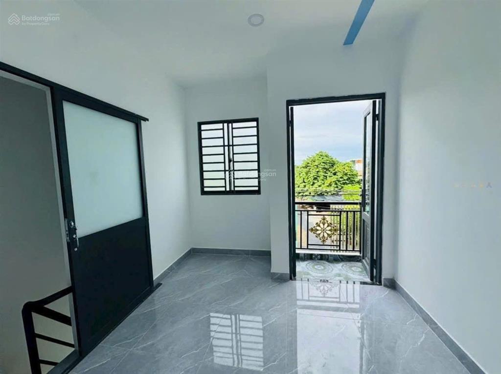 Nhà đẹp chính chủ bán gấp 56m2, giá 635tr ngay khúc ngã ba mỹ hạnh, sổ riêng công chứng