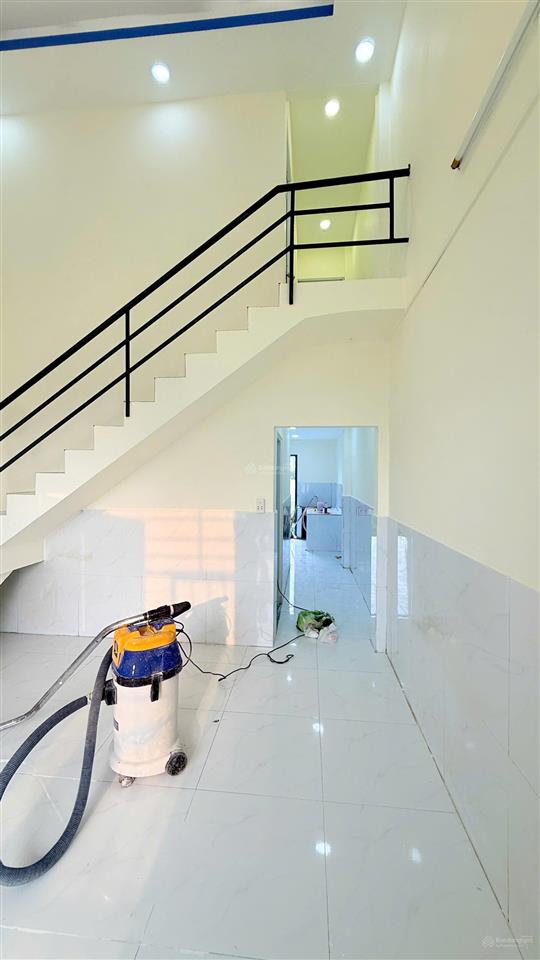 Nhà đẹp chính chủ bán gấp 56m2,giá 650tr ngay khúc ngã ba mỹ hạnh, sổ riêng công chứng