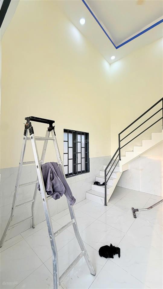 Nhà đẹp chính chủ bán gấp 56m2, giá 635tr ngay khúc ngã ba mỹ hạnh, sổ riêng công chứng