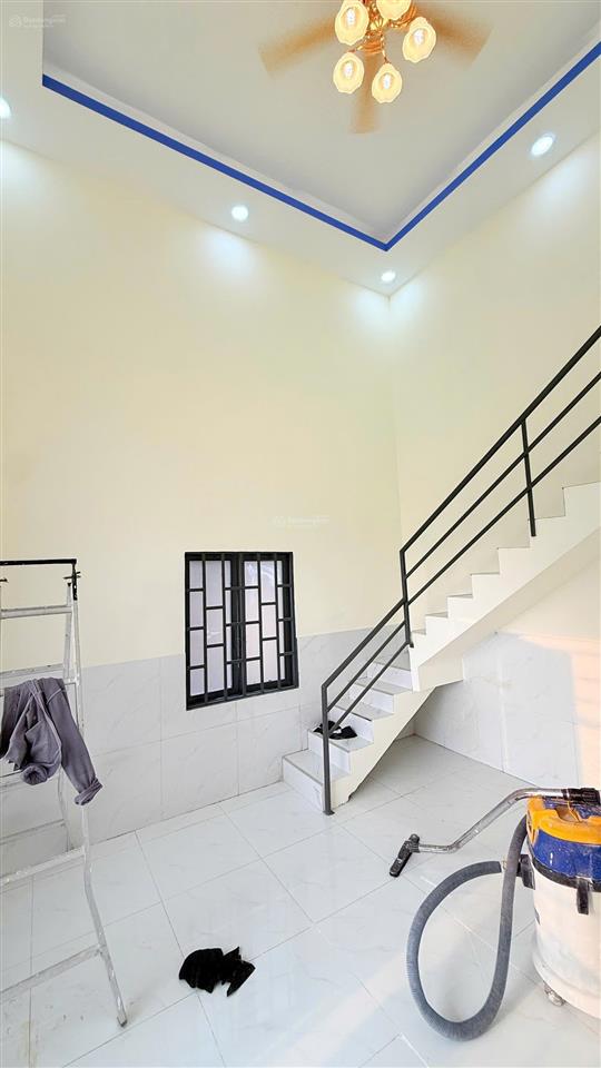 Nhà đẹp chính chủ bán gấp 56m2, giá 635tr ngay khúc ngã ba mỹ hạnh, sổ riêng công chứng