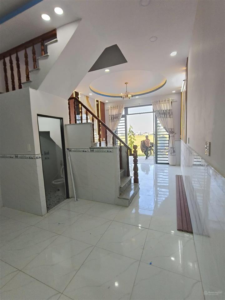 Nhà chính chủ mới xây cần bán diên tích 40m2, giá 850tr, shr sang tên ngay