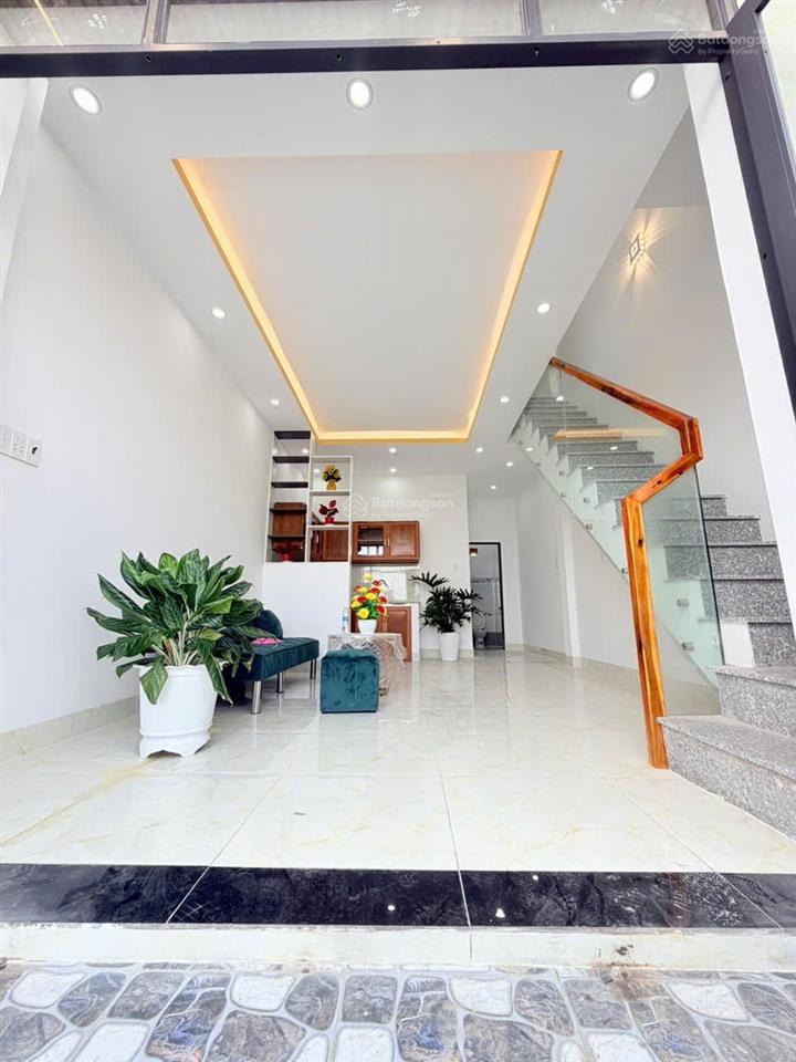 Nhà chính chủ bán gấp 80m2, giá 1tỷ380, sổ hồng công chứng, full thổ cư