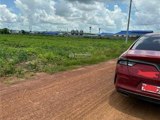 Đất chính chủ ngay đường lớn 14m. gần ql13 chỉ 3km, dt 1000m2, giá chỉ 300 triệu, shr