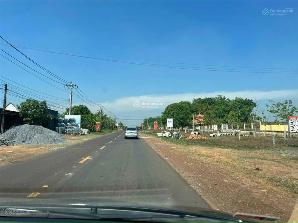 Đất chính chủ ngay đường lớn 14m, gần ql13 chỉ 3km, dt 1000m2, giá chỉ 380 triệu, shr