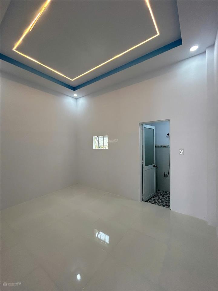 Chính chủ kẹt tiền cần bán gấp nhà 88m2, giá 1 tỷ 430, ngay chợ mỹ hạnh nam , long an, shr