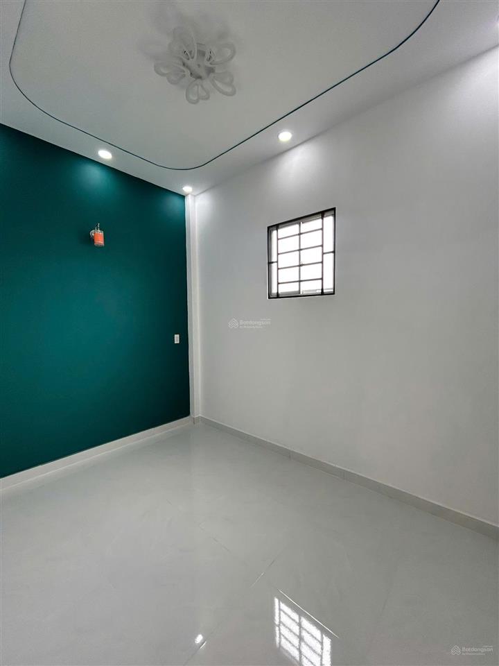 Chính chủ ngợp cần bán gấp ngay nhà ngay chợ ngay trung tâm, dt 80m2