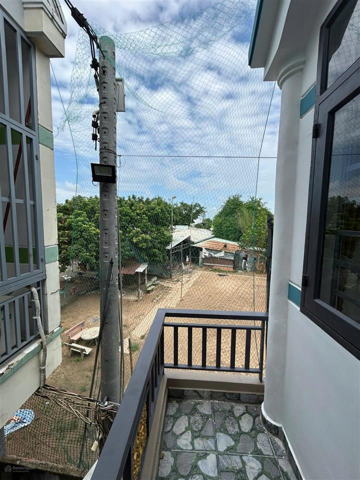 Chính chủ ngợp cần bán gấp ngay nhà ngay chợ ngay trung tâm, dt 80m2