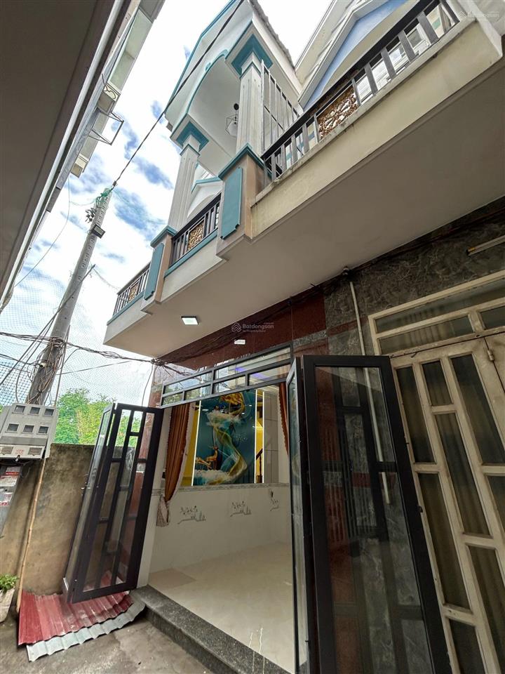 Chính chủ ngợp cần bán gấp ngay nhà ngay chợ ngay trung tâm, dt 80m2