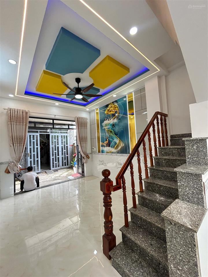 Chính chủ ngợp cần bán gấp ngay nhà ngay chợ ngay trung tâm, dt 80m2