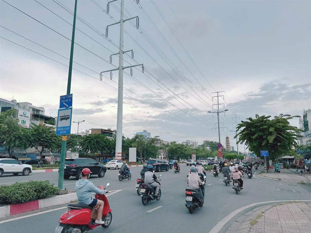 Kẹt tiền bán gấp lô đất 64m2, ngay ql13, phường hiệp bình phước, đối diện vạn phúc, giá 1ty350