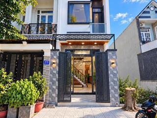 Chủ cần tiền bán lỗ chỉ 2ty3, có ngay căn nhà 128m2, sổ riêng, ngay trung tâm mỹ hạnh bắc, long an