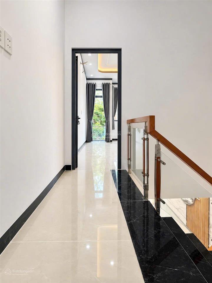 Chủ cần tiền bán lỗ chỉ 2ty3, có ngay căn nhà 128m2, sổ riêng, ngay trung tâm mỹ hạnh bắc, long an