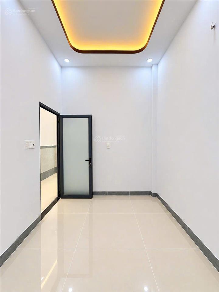 Chủ cần tiền bán lỗ chỉ 2ty3, có ngay căn nhà 128m2, sổ riêng, ngay trung tâm mỹ hạnh bắc, long an