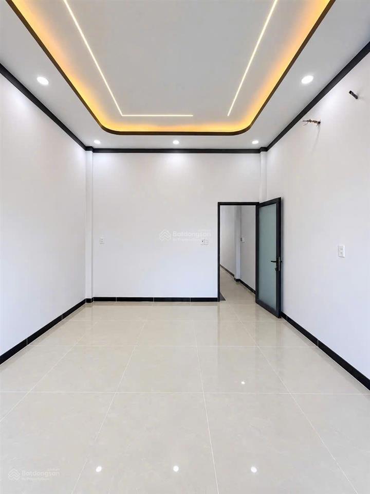 Chủ cần tiền bán lỗ chỉ 2ty3, có ngay căn nhà 128m2, sổ riêng, ngay trung tâm mỹ hạnh bắc, long an