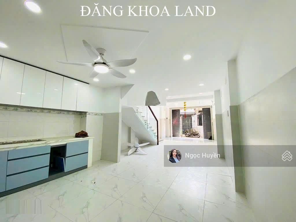 Duy nhất 1 căn  nhà 3 tầng gần vincom hxh  giá 6,5 tỷ