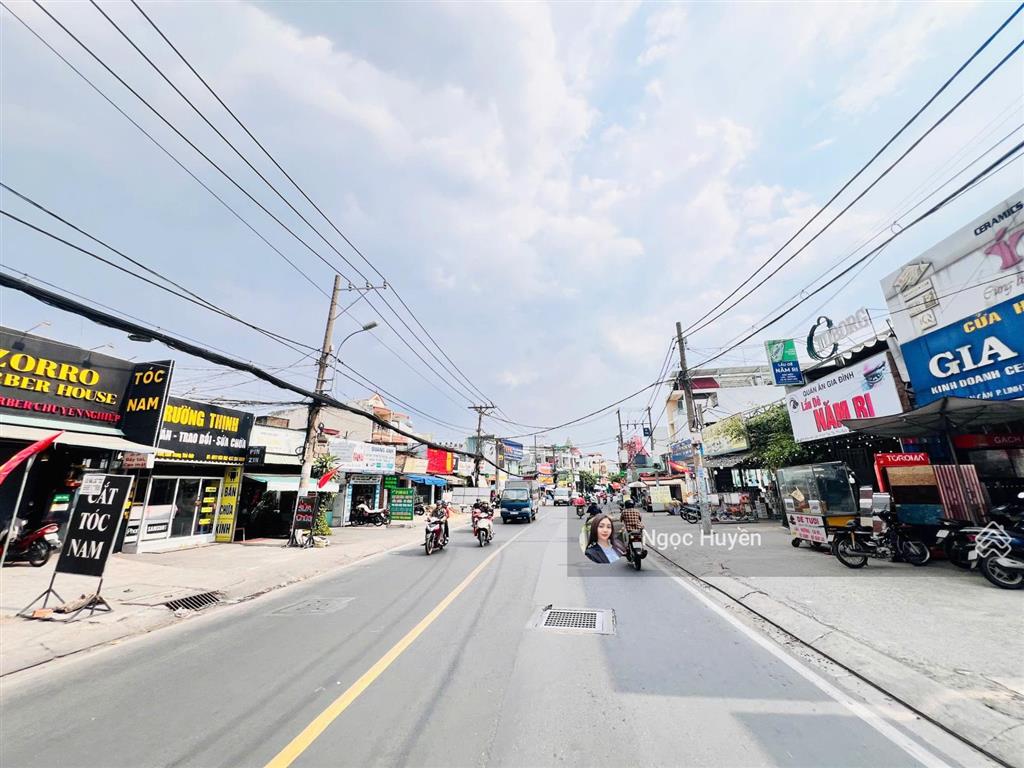 Duy nhất 1 căn  nhà 3 tầng gần vincom hxh  giá 6,5 tỷ