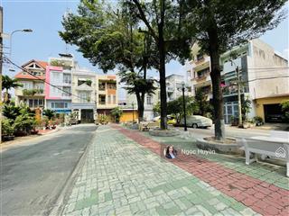 Siêu phẩm  chdv 5 tầng  thu nhập 100tr/th  dts gần 1000m2, có pccc đạt chuẩn hẻm 8m