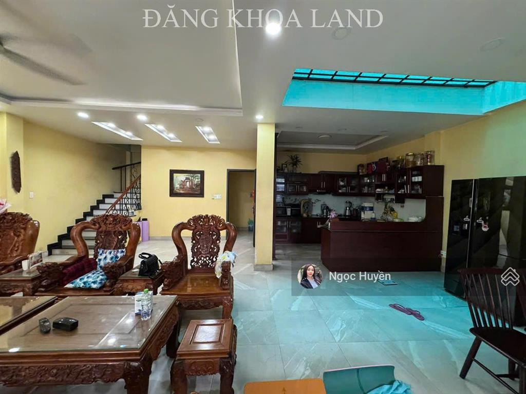 Bán nhà 3 tầng  gần phạm văn đồng  hxh  dt  100m2 giá 8.x tỷ