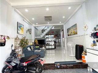 Bán gấp nhà 3 tầng  sân đậu ô tô  dt 100m2  giá 7,2 tỷ  gần vành đai 2  phạm văn đồng