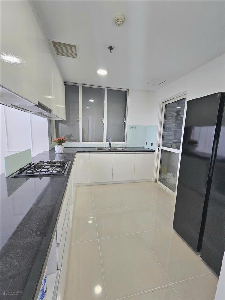 Ch 1pn, 1wc 57m2 giá 14tr/th ở liền được  0935 006 ***