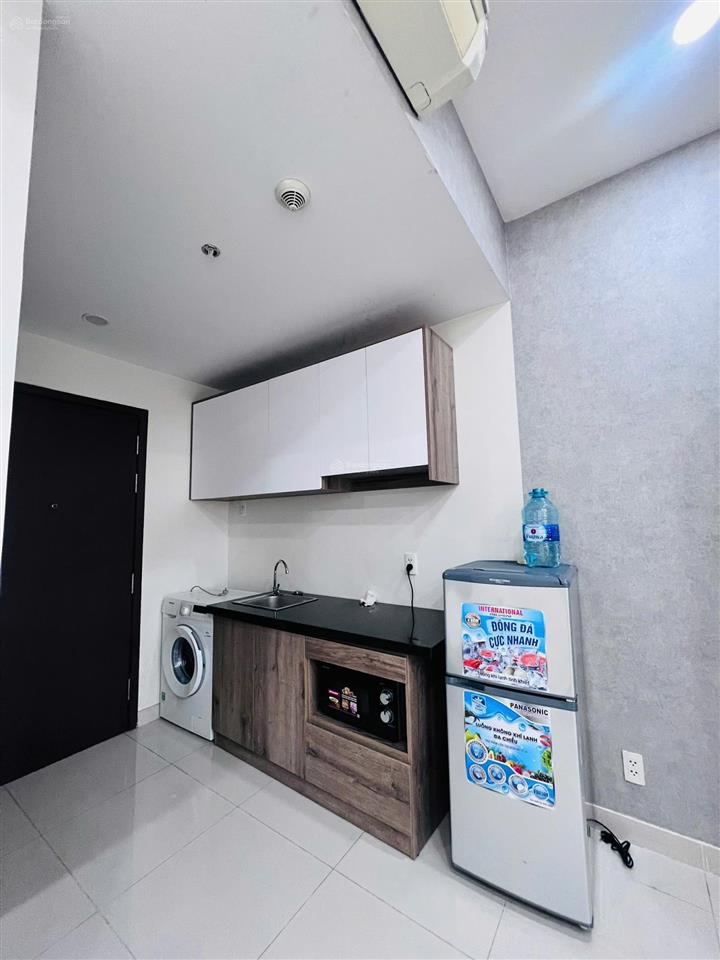 Cho thuê căn studio 32m2 9tr/th như hình ở liền được,  0935 006 ***