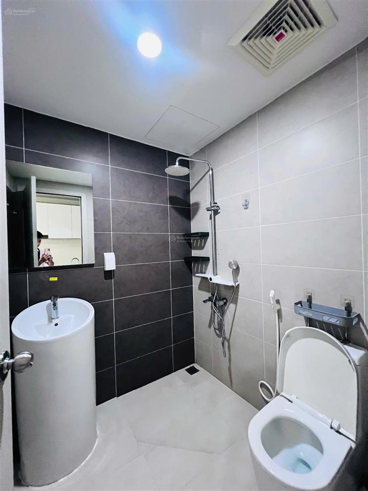 Cho thuê căn studio 32m2 9tr/th như hình ở liền được,  0935 006 ***