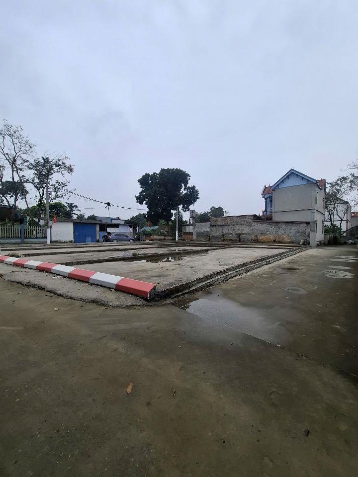 Gọi ngay mình cần bán nhanh lô góc đẹp tại Xã Xuân Mai gần QL6, cách Hà Đông 20km. Sẵn sổ