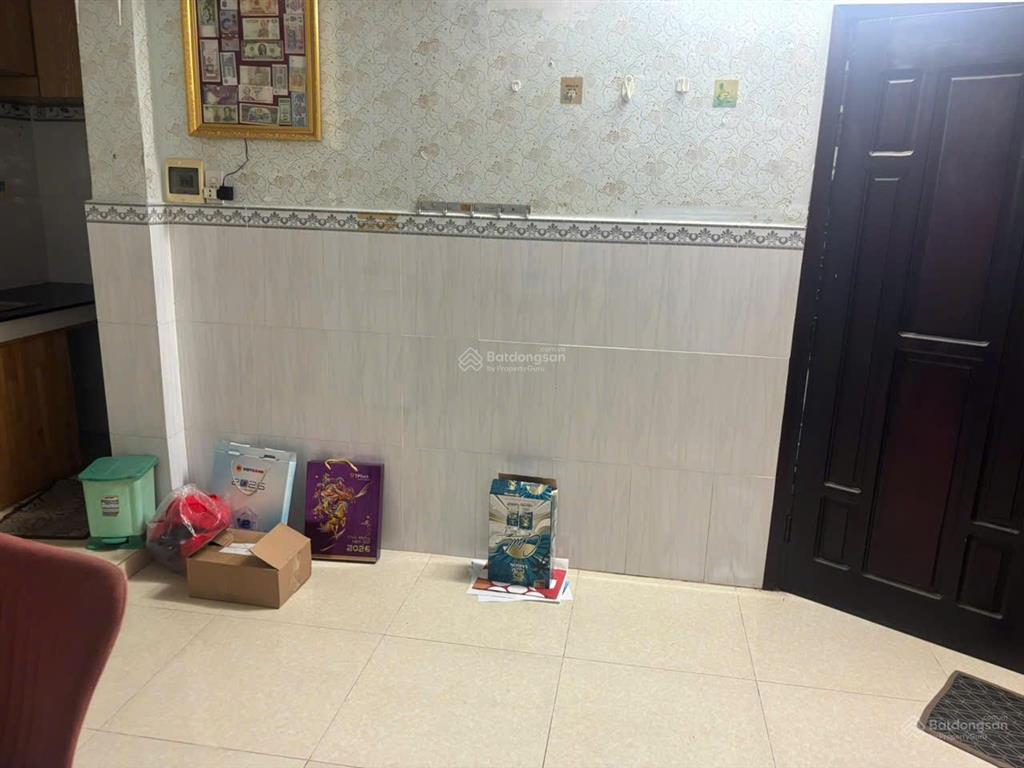 Bán chung cư quận 1 cao bá nhạ  lầu 2, 2 tỷ 350