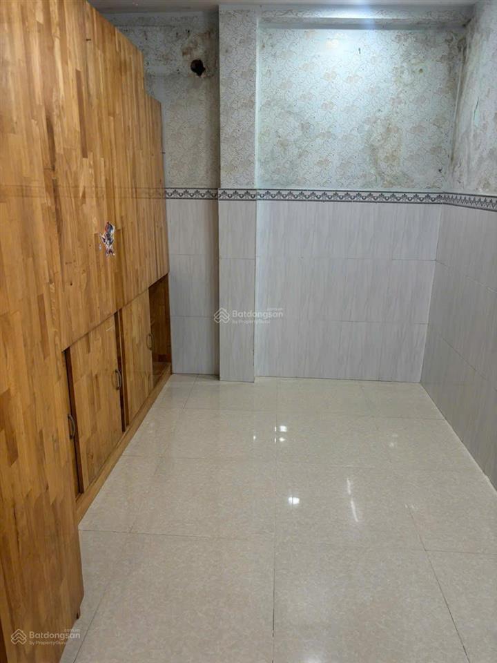 Bán chung cư quận 1 cao bá nhạ  lầu 2, 2 tỷ 350