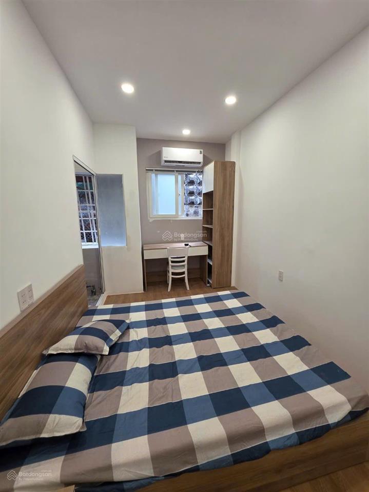 Bán căn hộ lạc long quân q11, 2 phòng ngủ, 40.6 m2, sổ hồng riêng, 2 tỷ 490