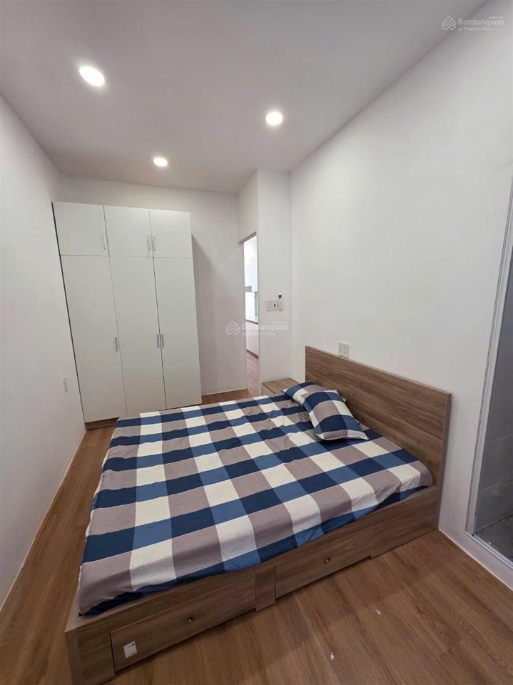 Bán căn hộ lạc long quân q11, 2 phòng ngủ, 40.6 m2, sổ hồng riêng, 2 tỷ 490
